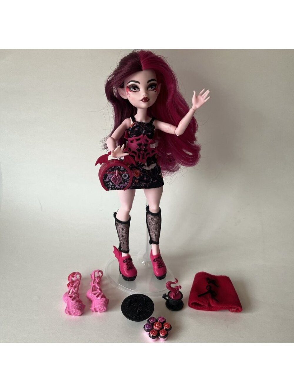 Monster High Skulltimate Secrets Garden Mysteries Draculaura Doll & Accessories